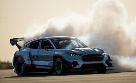 2020 Ford Mustang Mach-E 1400 Concept Front Three-Quarter Wallpapers 450x275 (9)