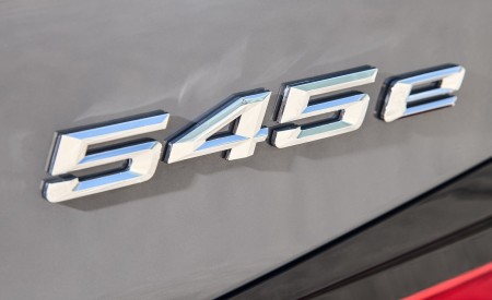 2021 BMW 545e xDrive Badge Wallpapers 450x275 (66)