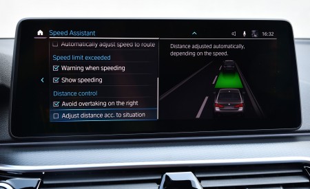 2021 BMW 545e xDrive Central Console Wallpapers 450x275 (84)