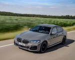 2021 BMW 545e xDrive Front Three-Quarter Wallpapers  150x120 (13)