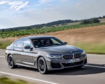 2021 BMW 545e xDrive Front Three-Quarter Wallpapers  150x120 (5)