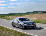 2021 BMW 545e xDrive Front Three-Quarter Wallpapers  150x120 (28)