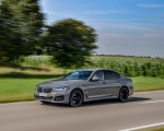 2021 BMW 545e xDrive Front Three-Quarter Wallpapers  150x120 (16)
