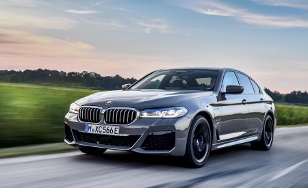2021 BMW 545e xDrive Wallpapers & HD Images
