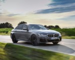 2021 BMW 545e xDrive Front Three-Quarter Wallpapers  150x120 (18)