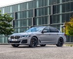 2021 BMW 545e xDrive Front Three-Quarter Wallpapers 150x120 (45)