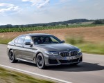 2021 BMW 545e xDrive Front Three-Quarter Wallpapers 150x120 (7)