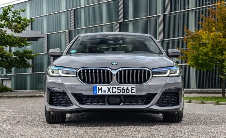 2021 BMW 545e xDrive Front Wallpapers  450x275 (50)