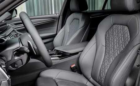2021 BMW 545e xDrive Interior Front Seats Wallpapers 450x275 (88)
