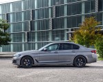2021 BMW 545e xDrive Side Wallpapers  150x120 (47)