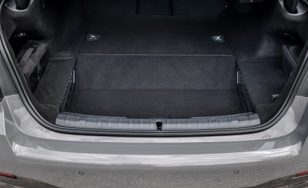 2021 BMW 545e xDrive Trunk Wallpapers 450x275 (90)