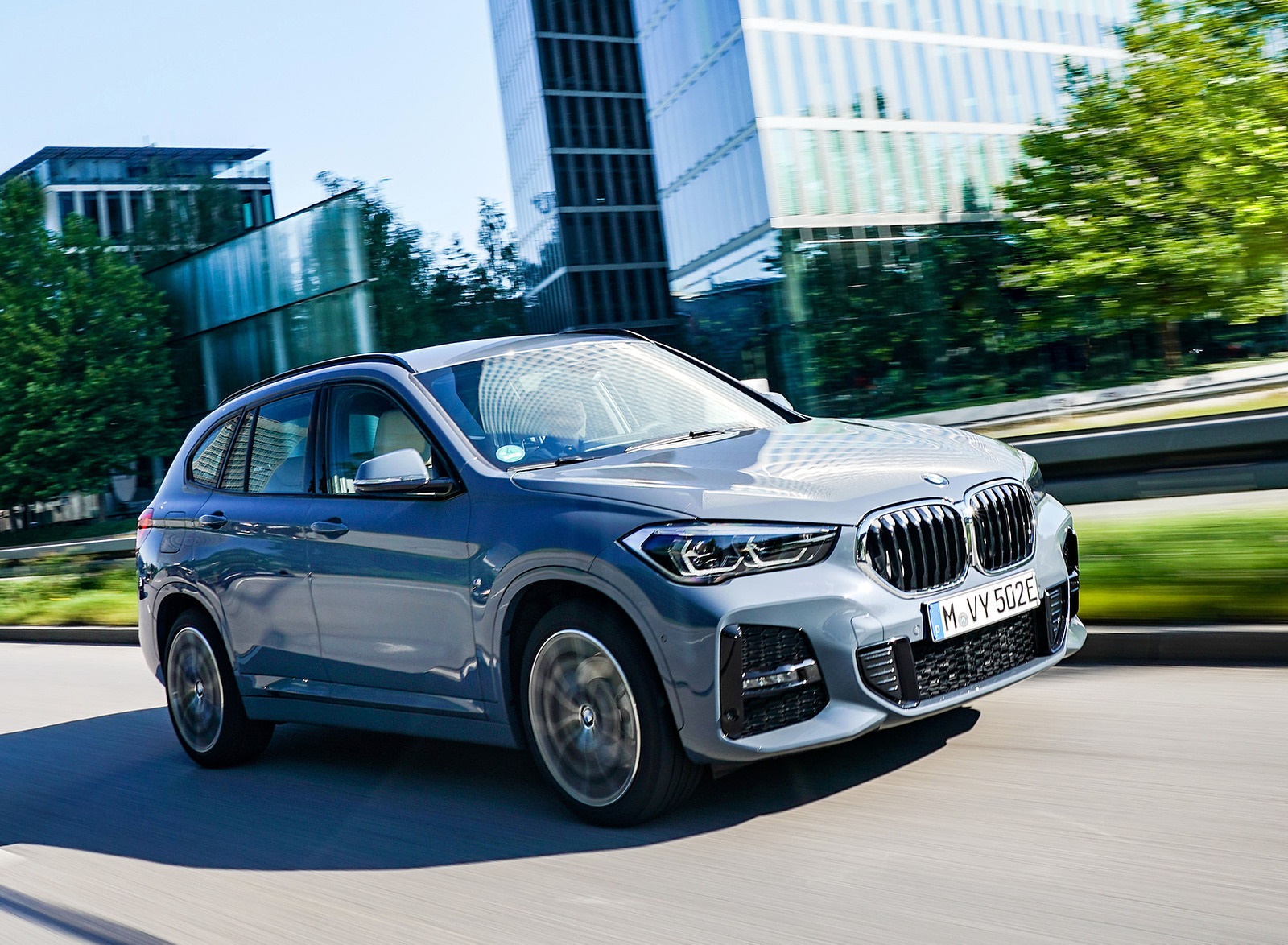 2021 BMW X1 xDrive25e Front Three-Quarter Wallpapers  (13)