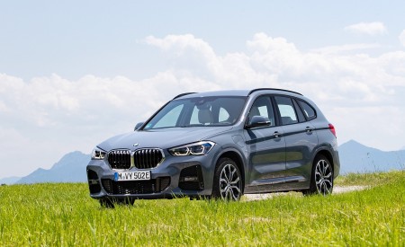 2021 BMW X1 xDrive25e Front Three-Quarter Wallpapers  450x275 (24)