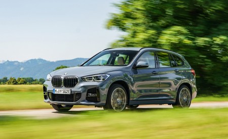 2021 BMW X1 xDrive25e Front Three-Quarter Wallpapers 450x275 (21)