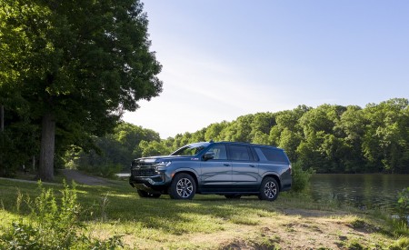 2021 Chevrolet Suburban Z71 Front Three-Quarter Wallpapers 450x275 (10)