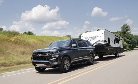 2021 Chevrolet Suburban Z71 Front Three-Quarter Wallpapers 450x275 (2)