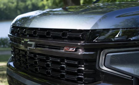 2021 Chevrolet Suburban Z71 Grill Wallpapers 450x275 (17)