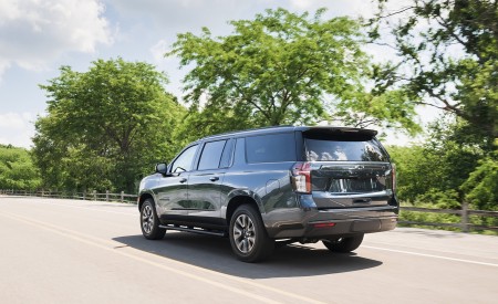 2021 Chevrolet Suburban Z71 Rear Three-Quarter Wallpapers 450x275 (6)