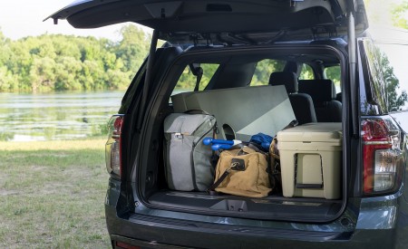 2021 Chevrolet Suburban Z71 Trunk Wallpapers 450x275 (25)