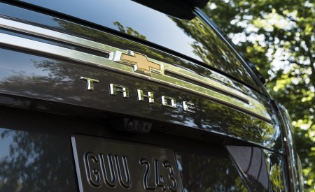 2021 Chevrolet Tahoe High Country Badge Wallpapers 450x275 (16)