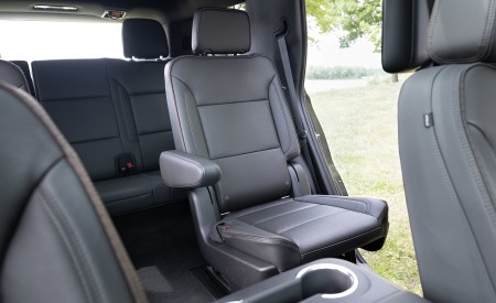 2021 Chevrolet Tahoe High Country Interior Rear Seats Wallpapers 450x275 (20)