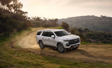 2021 Chevrolet Tahoe Z71 Front Three-Quarter Wallpapers 450x275 (2)