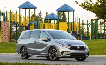 2021 Honda Odyssey Front Three-Quarter Wallpapers 450x275 (36)