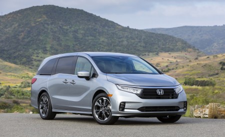 2021 Honda Odyssey Front Three-Quarter Wallpapers 450x275 (30)