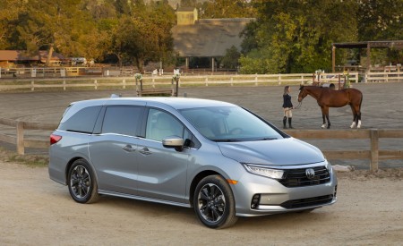 2021 Honda Odyssey Front Three-Quarter Wallpapers 450x275 (31)