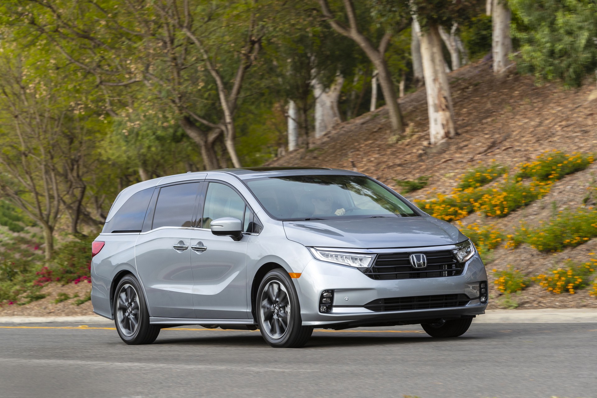 2021 Honda Odyssey Front Three-Quarter Wallpapers (13)