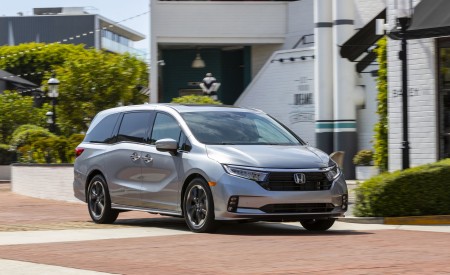 2021 Honda Odyssey Front Three-Quarter Wallpapers 450x275 (10)