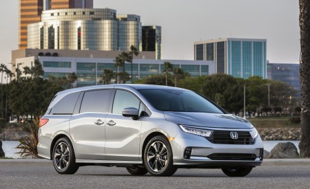 2021 Honda Odyssey Front Three-Quarter Wallpapers 450x275 (20)