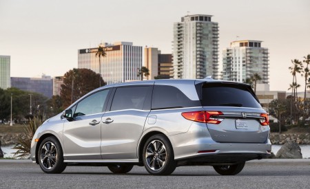 2021 Honda Odyssey Rear Three-Quarter Wallpapers 450x275 (23)