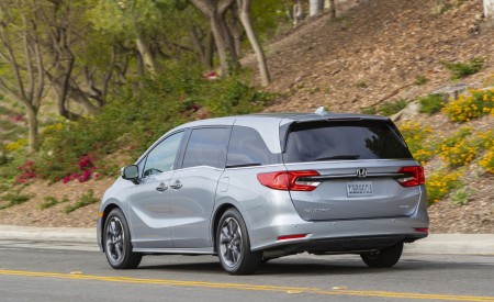 2021 Honda Odyssey Rear Three-Quarter Wallpapers 450x275 (15)