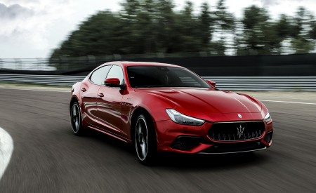 2021 Maserati Ghibli Trofeo Front Three-Quarter Wallpapers 450x275 (16)