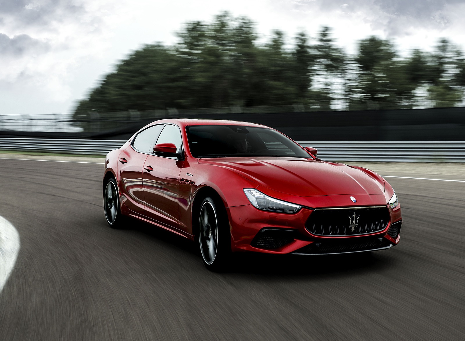 2021 Maserati Ghibli Trofeo Front Three-Quarter Wallpapers (2)