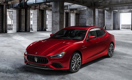 2021 Maserati Ghibli Trofeo Front Three-Quarter Wallpapers 450x275 (18)