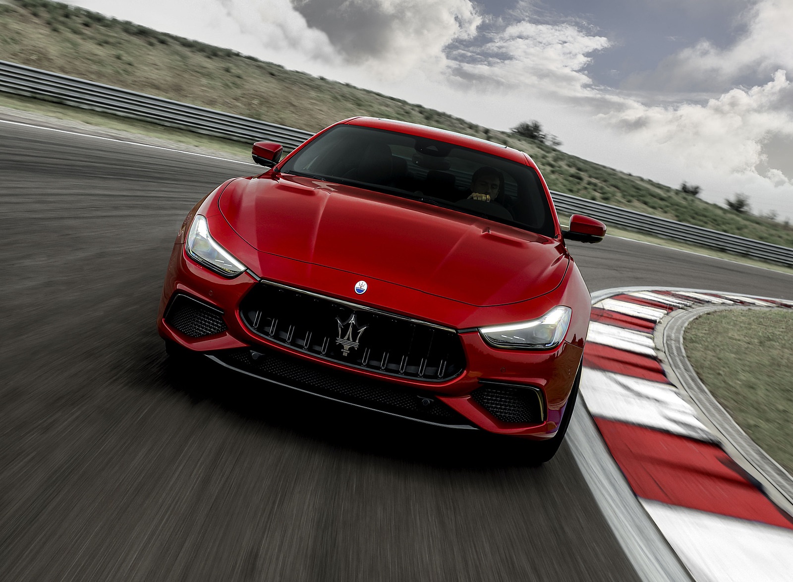 2021 Maserati Ghibli Trofeo Front Wallpapers (1)