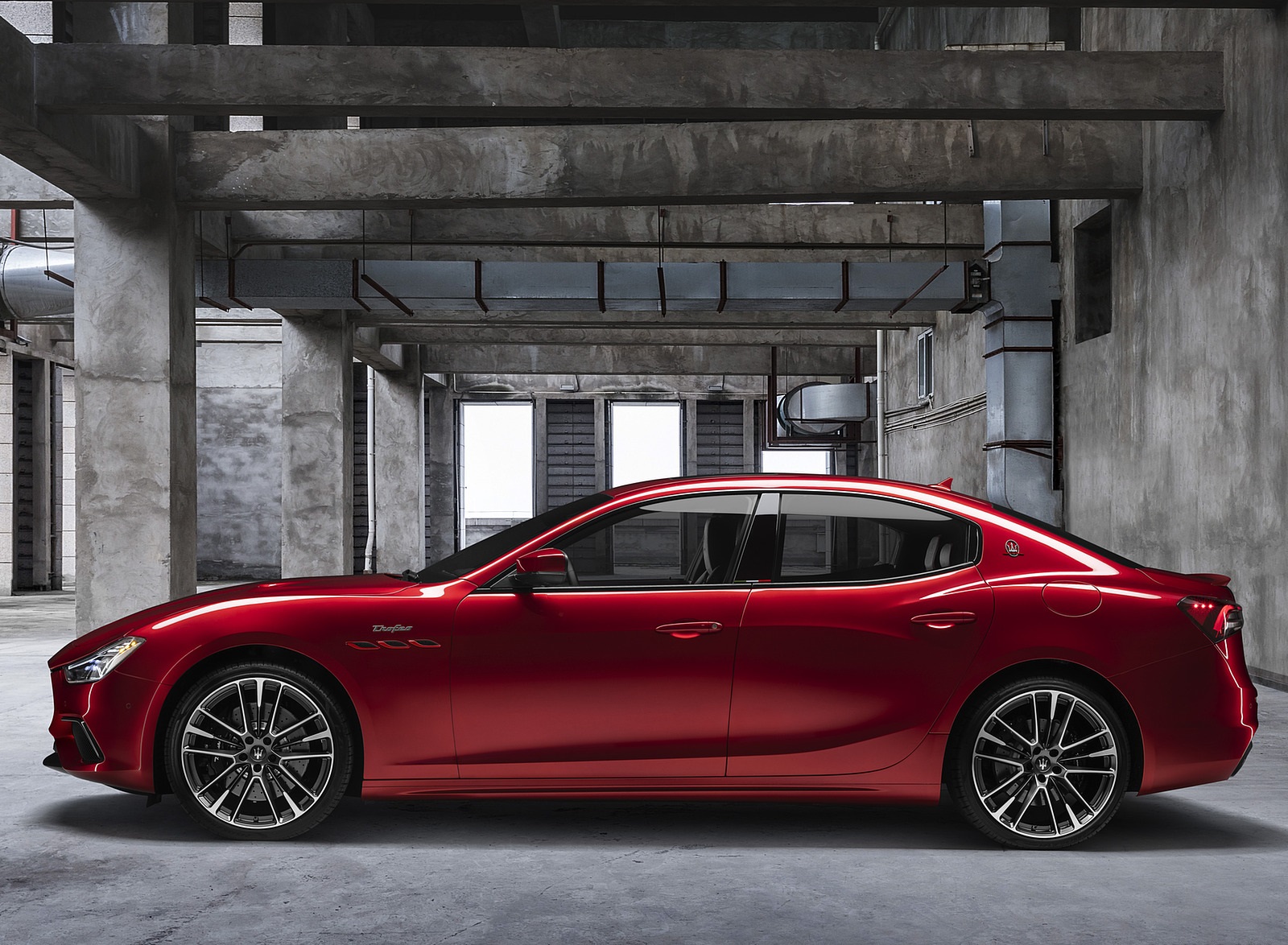2021 Maserati Ghibli Trofeo Side Wallpapers (7)