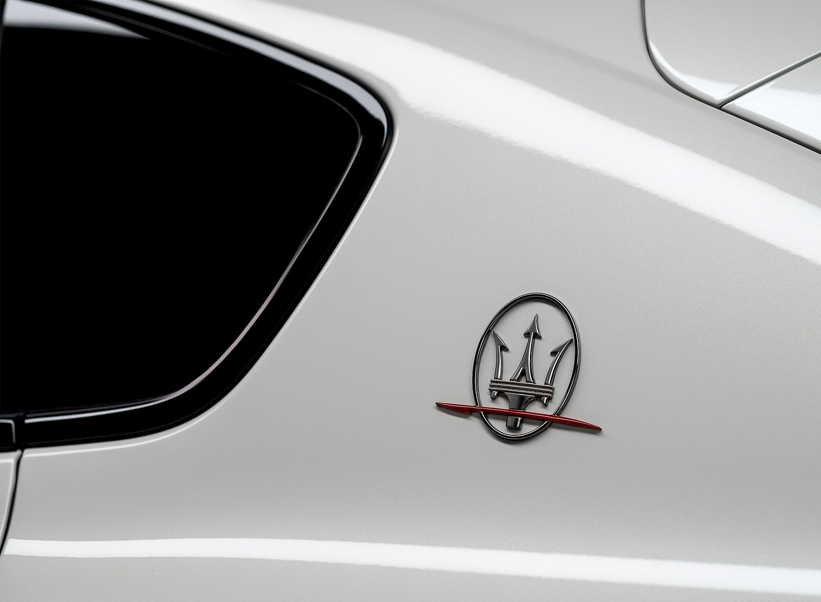 2021 Maserati Levante Trofeo Badge Wallpapers (11)