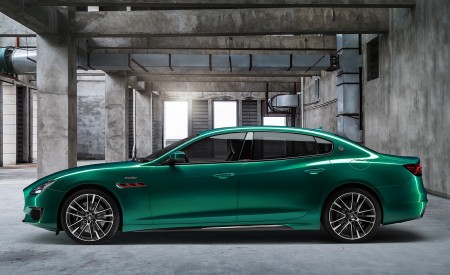 2021 Maserati Quattroporte Trofeo Side Wallpapers 450x275 (7)