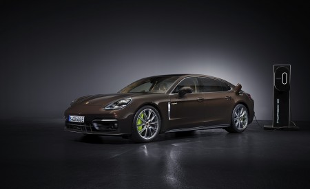 2021 Porsche Panamera 4S E-Hybrid Executive Front Three-Quarter Wallpapers 450x275 (2)