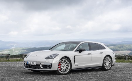 2021 Porsche Panamera GTS Sport Turismo (Color: Crayon) Front Three-Quarter Wallpapers  450x275 (35)