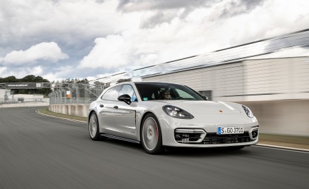 2021 Porsche Panamera GTS Sport Turismo (Color: Crayon) Front Three-Quarter Wallpapers  450x275 (27)