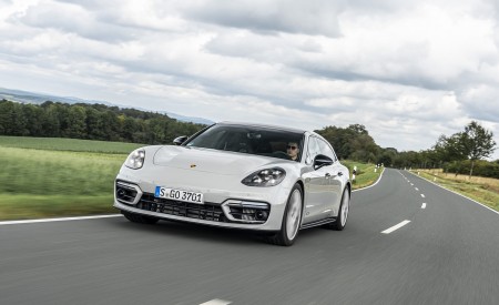 2021 Porsche Panamera GTS Sport Turismo (Color: Crayon) Front Wallpapers 450x275 (11)