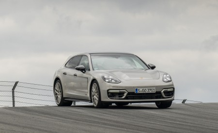 2021 Porsche Panamera GTS Sport Turismo (Color: Crayon) Front Wallpapers 450x275 (16)
