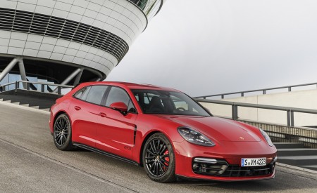 2021 Porsche Panamera GTS Sport Turismo Front Three-Quarter Wallpapers 450x275 (3)