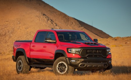 2021 Ram 1500 TRX Front Three-Quarter Wallpapers 450x275 (42)