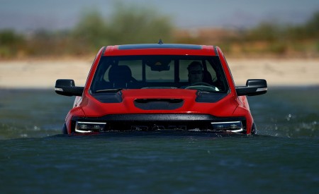 2021 Ram 1500 TRX Front Wallpapers 450x275 (14)