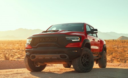 2021 Ram 1500 TRX Front Wallpapers 450x275 (17)